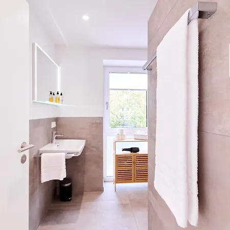 Xzllenz - 4 Schlafzimmer, Zentral, Parken, U-bahn, 2 Baeder, 4 Smart-tv, Optional Einzelbett * نورنبيرغ