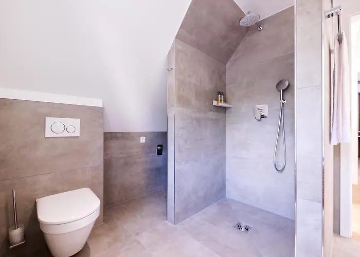 Xzllenz - 4 Schlafzimmer, Zentral, Parken, U-bahn, 2 Baeder, 4 Smart-tv, Optional Einzelbett Νυρεμβέργη