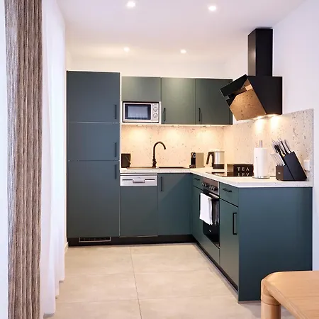 Xzllenz - 4 Schlafzimmer, Zentral, Parken, U-bahn, 2 Baeder, 4 Smart-tv, Optional Einzelbett 別荘 *