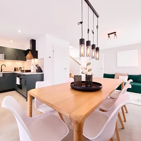 Xzllenz - 4 Schlafzimmer, Zentral, Parken, U-bahn, 2 Baeder, 4 Smart-tv, Optional Einzelbett *