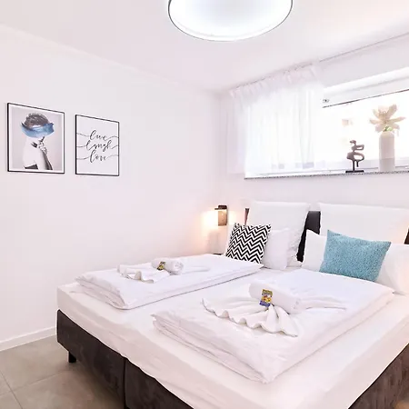 Xzllenz - 4 Schlafzimmer, Zentral, Parken, U-bahn, 2 Baeder, 4 Smart-tv, Optional Einzelbett 뉘른베르크