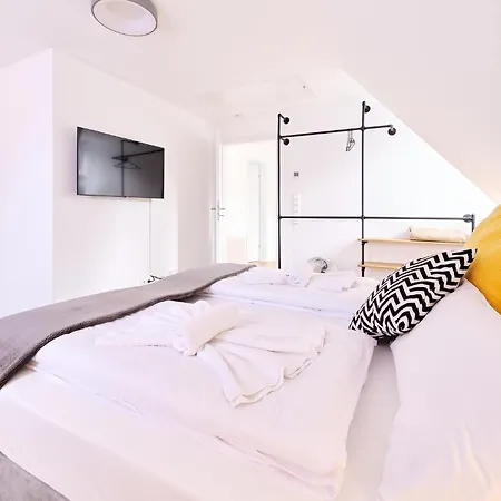 Xzllenz - 4 Schlafzimmer, Zentral, Parken, U-bahn, 2 Baeder, 4 Smart-tv, Optional Einzelbett