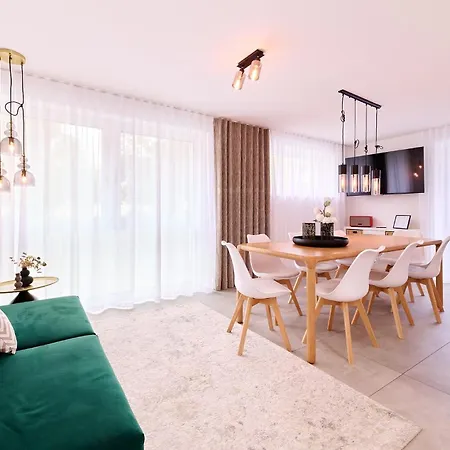 Xzllenz - 4 Schlafzimmer, Zentral, Parken, U-bahn, 2 Baeder, 4 Smart-tv, Optional Einzelbett Semesterbostad Nürnberg