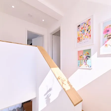펜션 Xzllenz - 4 Schlafzimmer, Zentral, Parken, U-bahn, 2 Baeder, 4 Smart-tv, Optional Einzelbett 뉘른베르크