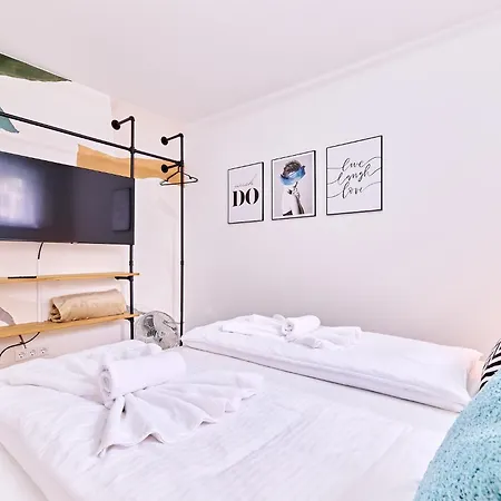 Semesterbostad Xzllenz - 4 Schlafzimmer, Zentral, Parken, U-bahn, 2 Baeder, 4 Smart-tv, Optional Einzelbett *