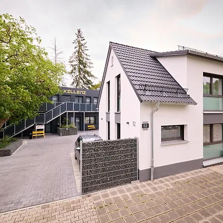 別荘 Xzllenz - 4 Schlafzimmer, Zentral, Parken, U-bahn, 2 Baeder, 4 Smart-tv, Optional Einzelbett ニュルンベルク