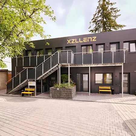 Xzllenz - 4 Schlafzimmer, Zentral, Parken, U-bahn, 2 Baeder, 4 Smart-tv, Optional Einzelbett Semesterbostad Nürnberg