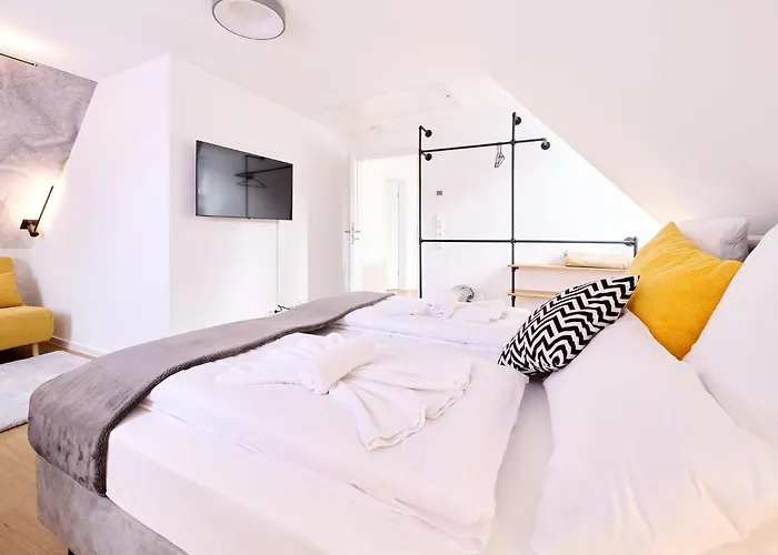 Xzllenz - 4 Schlafzimmer, Zentral, Parken, U-bahn, 2 Baeder, 4 Smart-tv, Optional Einzelbett