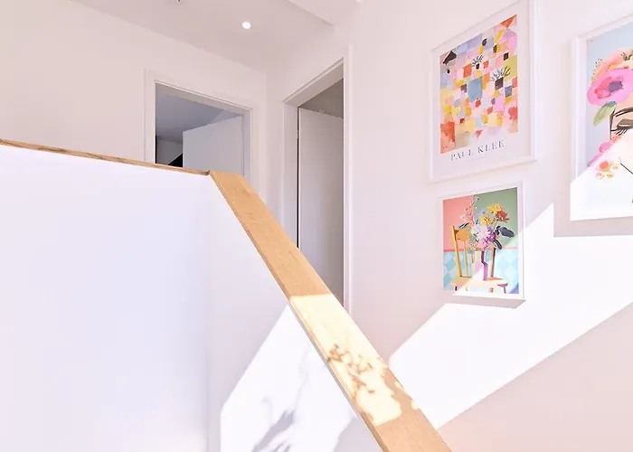 Ferienhaus Xzllenz - 4 Schlafzimmer, Zentral, Parken, U-bahn, 2 Bäder, 4 Smart-tv, Optional Einzelbett Nürnberg